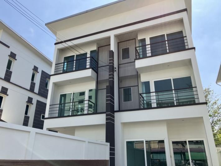 CONDO. อีลิท เรซิเดนท์ พระราม 9 - ศรีนครินทร์ Elite Residence Rama 9 - Srinakarin 2 นอน 1 BR 67 ตร.ม. 10000 BAHT. ใกล้กับ ถนน ศรีนครินทร์ คุ้มค่าคุ้มราคา กรุงเทพ