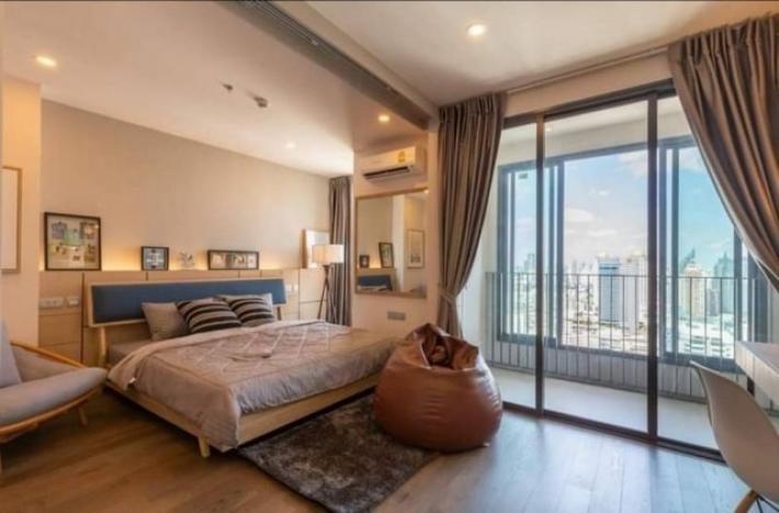 IDEO Q Siam-Ratchathewi Condo is a 36-storey high rise condo near BTS Ratchathewi